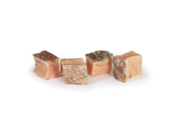 Фото - ласощі Camon (Камон) Treats & Snacks Salmon ласощі для собак, кубики зі шкірою ЛОСОСЬ