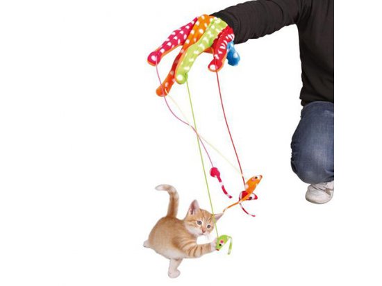 Фото - іграшки Trixie (Трикси) Перчатка с 4 мышами, игрушка для кошек (45631)